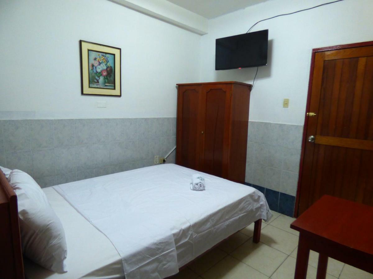 Hotel Aloe Uka Икитос Экстерьер фото
